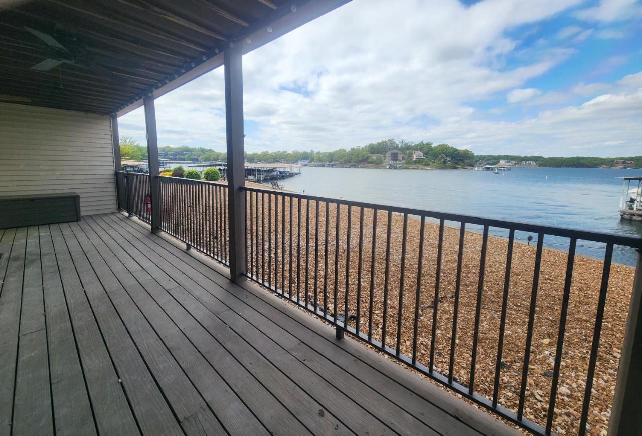 Lakefront Condo With A View Osage Beach Exteriér fotografie
