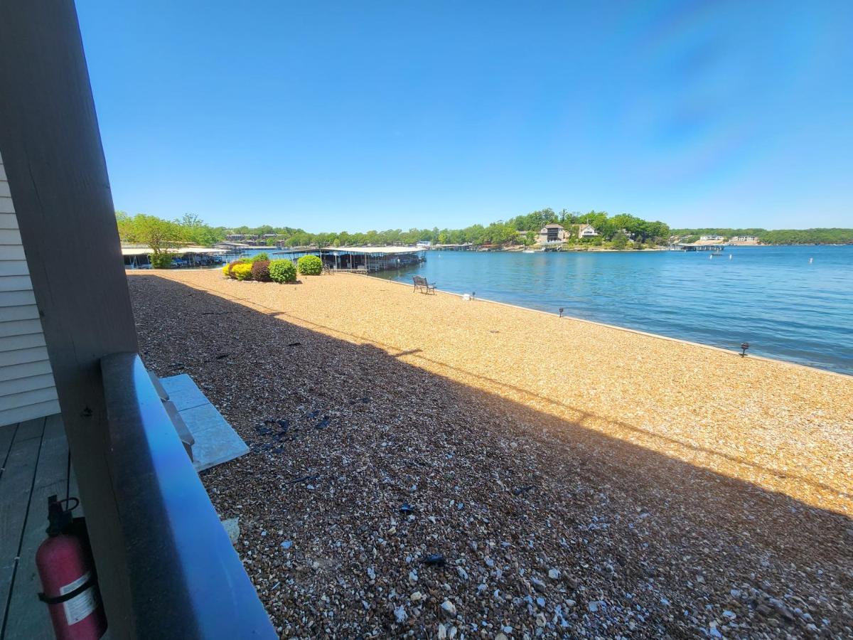 Lakefront Condo With A View Osage Beach Exteriér fotografie
