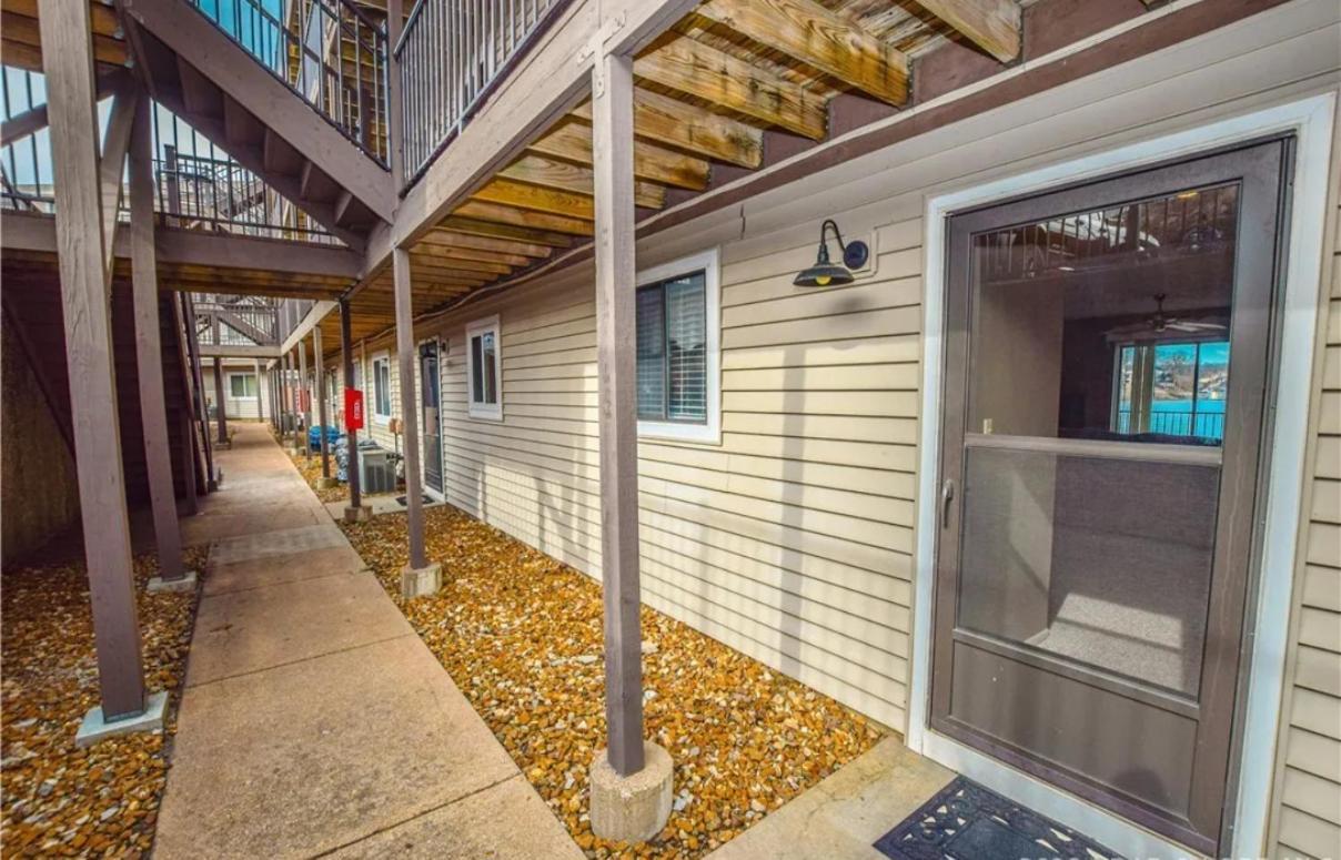 Lakefront Condo With A View Osage Beach Exteriér fotografie
